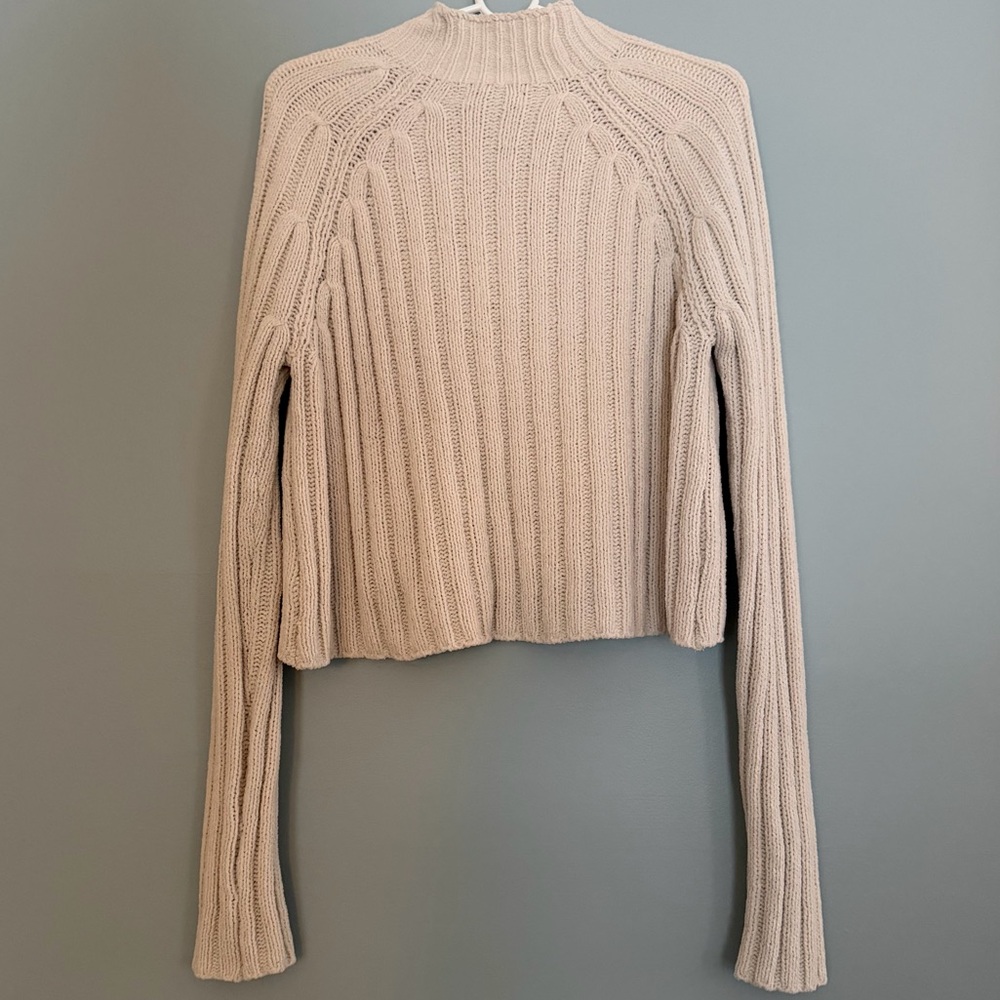 🦅 American Eagle Super Soft Knit Long Sleeve Mock Neck Ivory Sweater - Picture 3 of 5